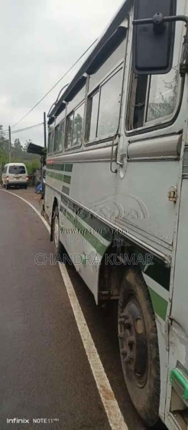 Ashok-Leyland Viking 2004 Bus (Used)