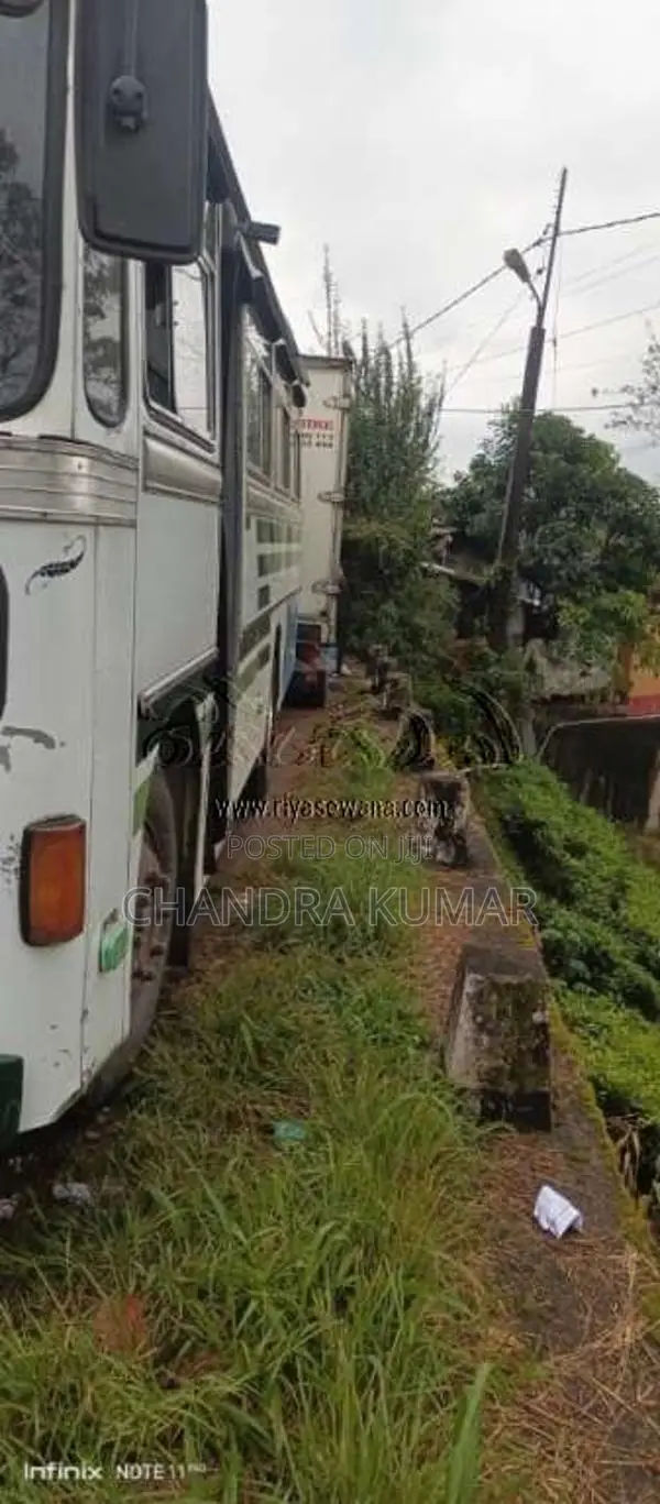 Ashok-Leyland Viking 2004 Bus (Used)