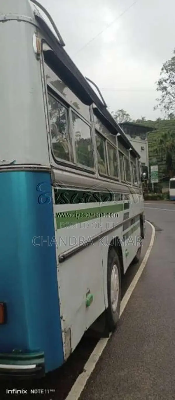 Ashok-Leyland Viking 2004 Bus (Used)