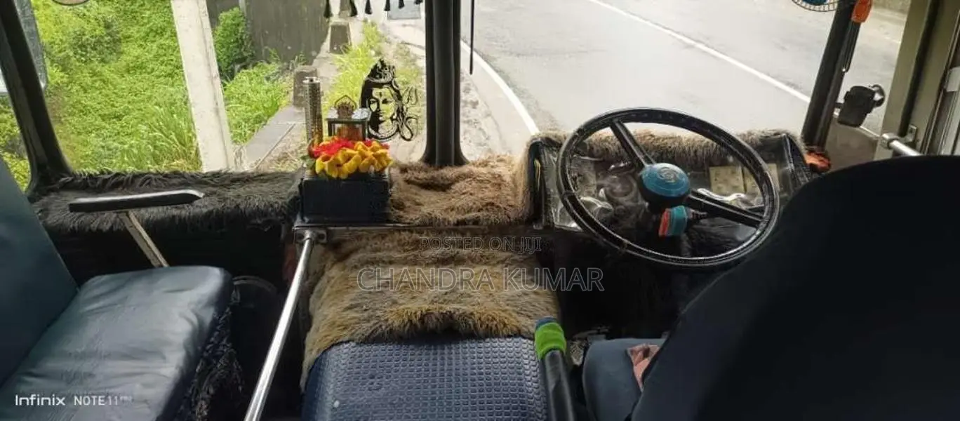 Ashok-Leyland Viking 2004 Bus (Used)