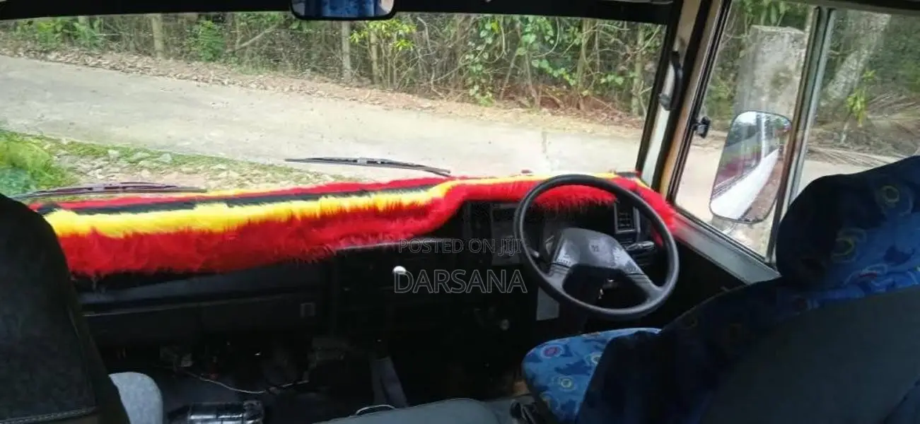 Isuzu Journey 1991 Bus (Used)