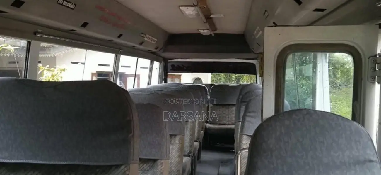 Isuzu Journey 1991 Bus (Used)