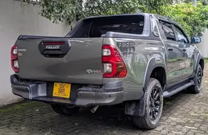 Toyota Hilux 2024 Pickup (Used)