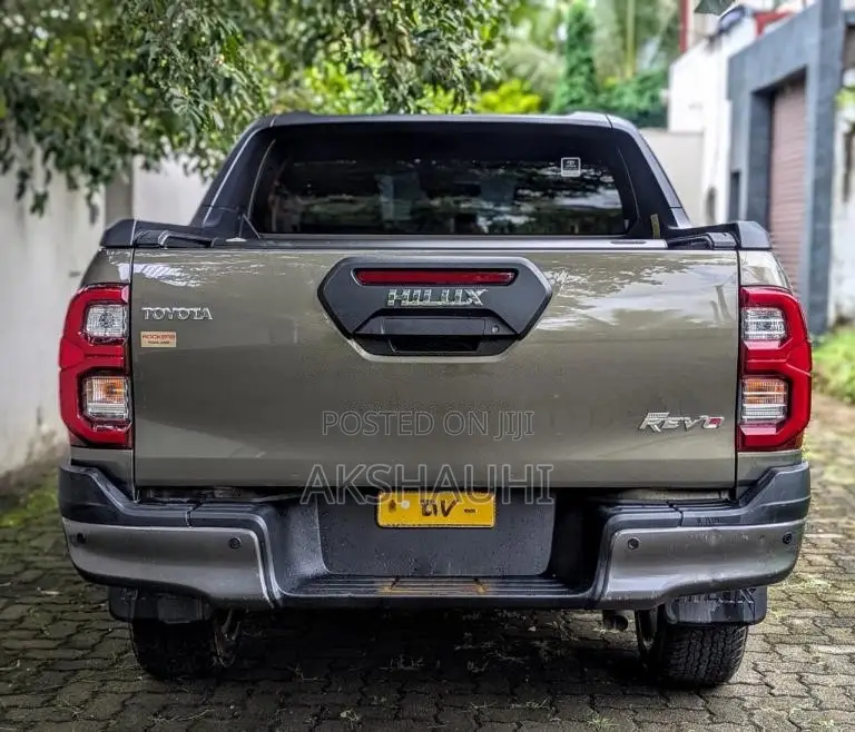 Toyota Hilux 2024 Pickup (Used)