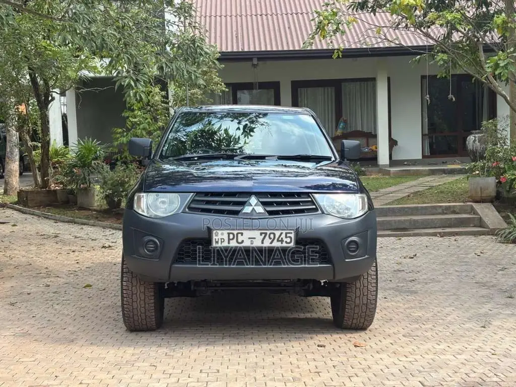 Mitsubishi L200 4WD 2011 Pickup (Used)