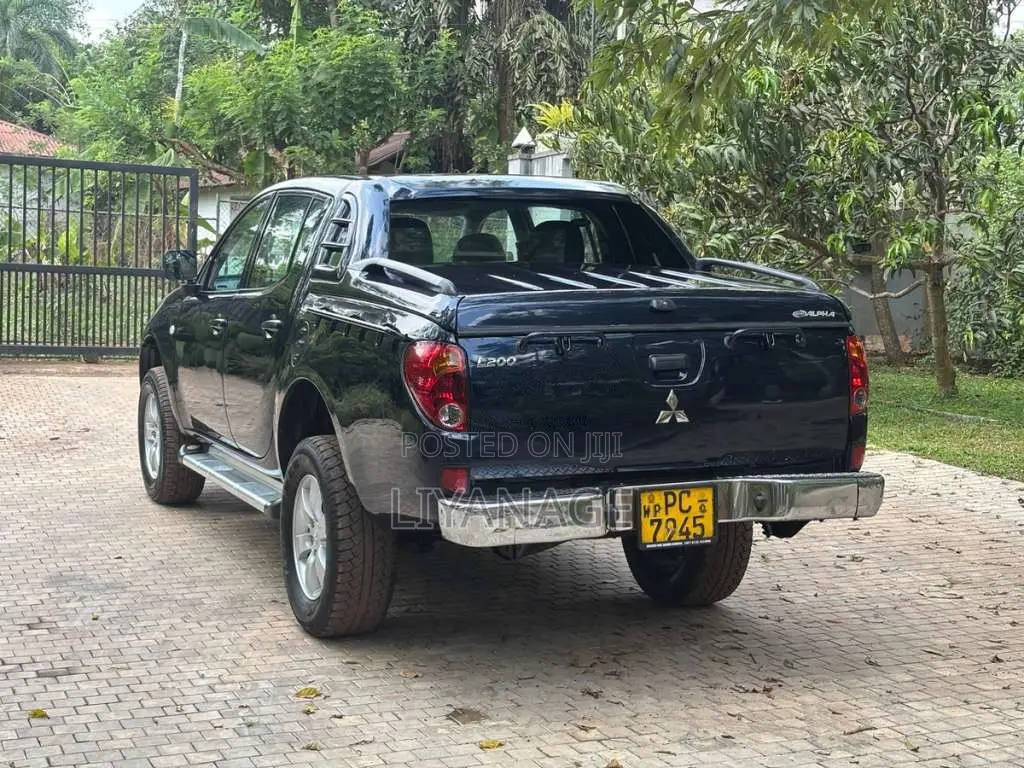 Mitsubishi L200 4WD 2011 Pickup (Used)