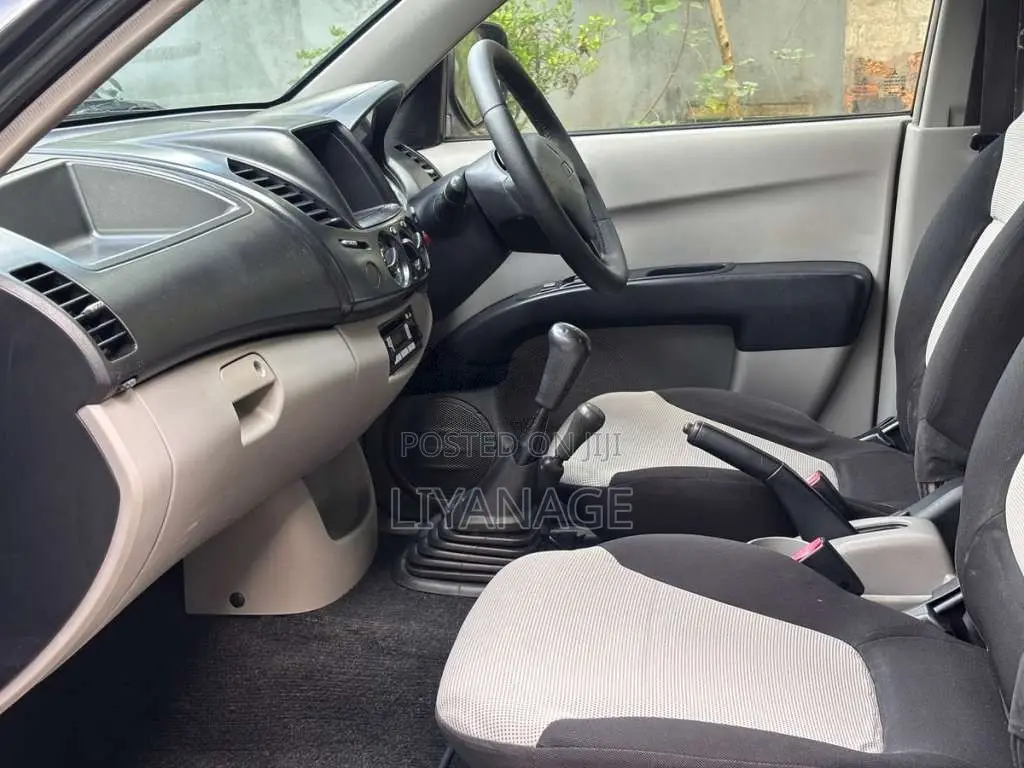 Mitsubishi L200 4WD 2011 Pickup (Used)