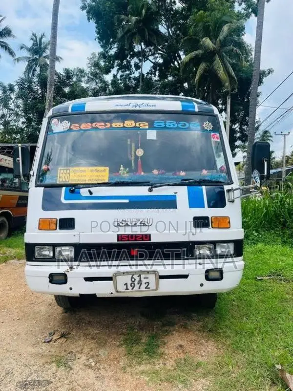 Isuzu L 1983 Bus (Used)