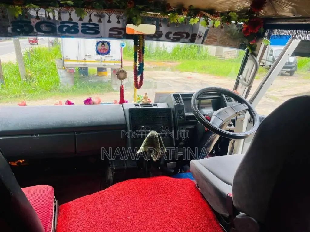 Isuzu L 1983 Bus (Used)