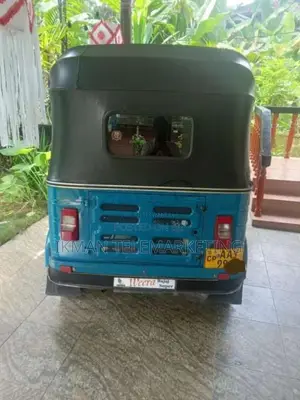Bajaj RE 205 2015 Three Wheel (Used)