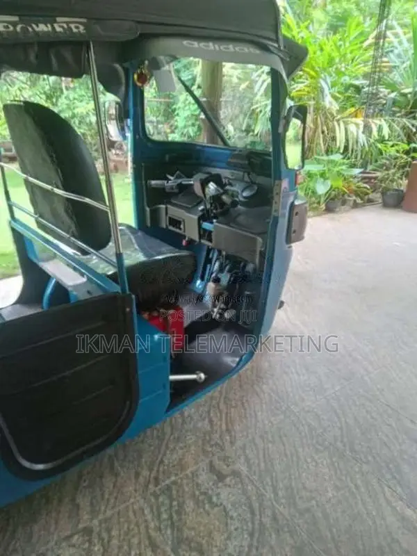 Bajaj RE 205 2015 Three Wheel (Used)