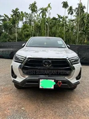 Toyota Hilux 2023 Pickup (Used)