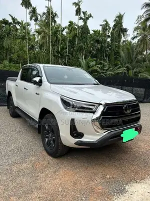 Toyota Hilux 2023 Pickup (Used)