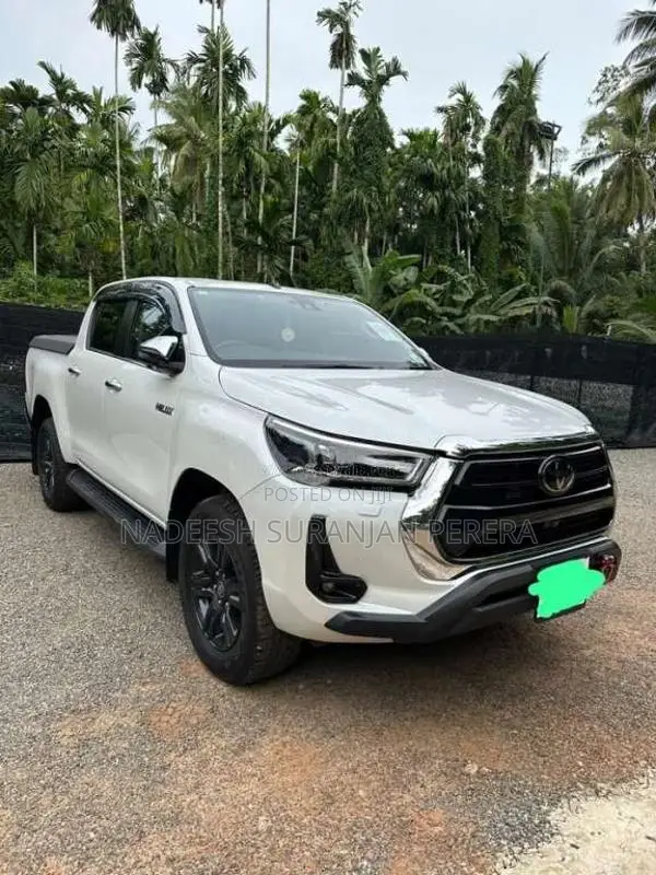 Toyota Hilux 2023 Pickup (Used)