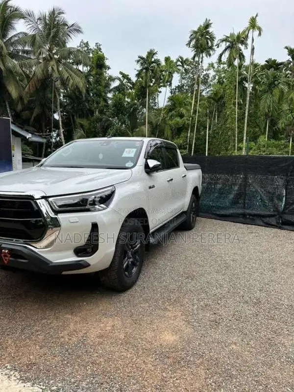 Toyota Hilux 2023 Pickup (Used)