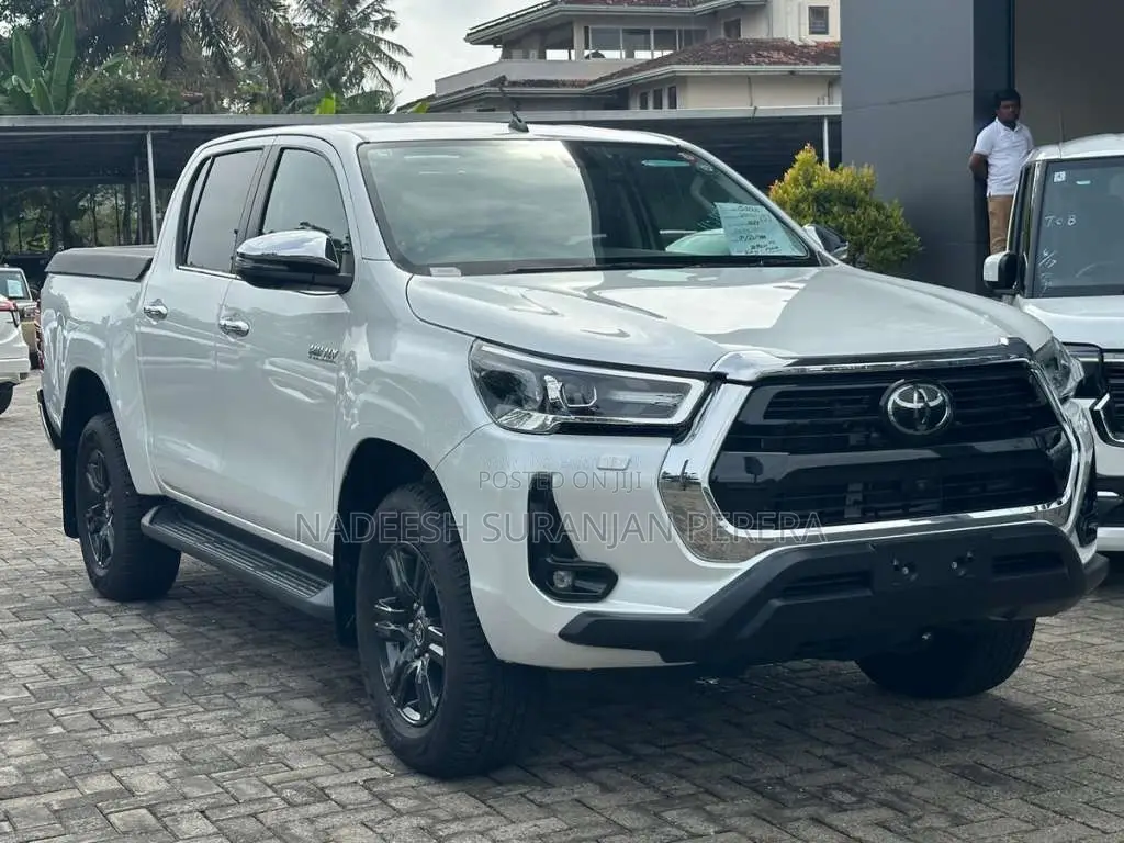 Toyota Hilux 2023 Pickup (Used)