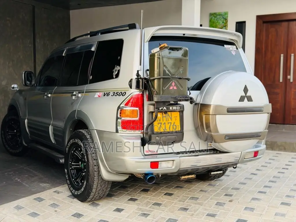 Mitsubishi Montero 2003 SUV (Used)