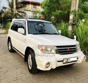 Mitsubishi Pajero Io 2000 SUV (Used)