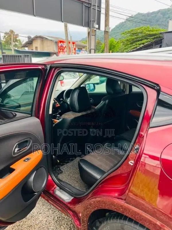 Honda Vezel 2014 SUV (Used)