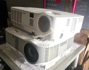 projectors (day light use)