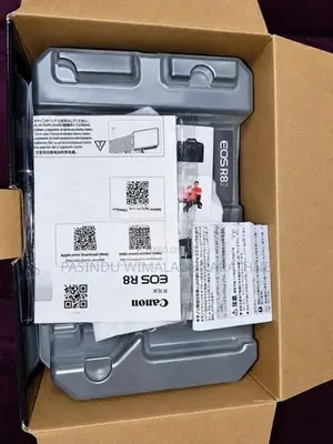 Canon EOS R8