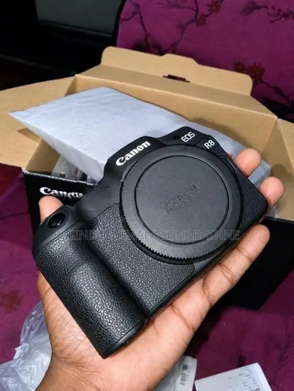 Canon EOS R8
