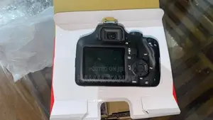 Canon EOS 4000D Camera EF-S 18-55mm III Kit