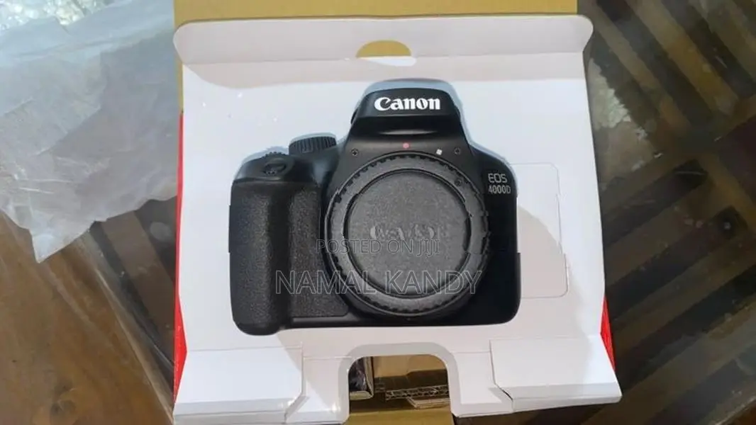 Canon EOS 4000D Camera EF-S 18-55mm III Kit
