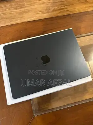 MacBook Air M3 13” 16GB/256GB