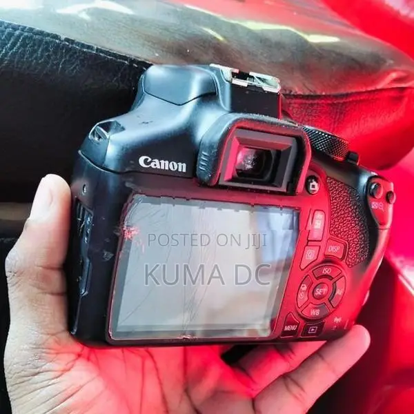 Canon EOS 1300D Kit (Display Faulty / Body With Lens Working)