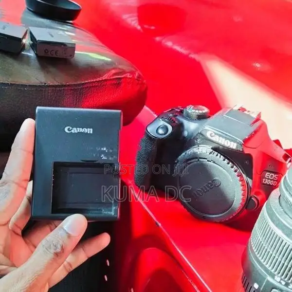 Canon EOS 1300D Kit (Display Faulty / Body With Lens Working)