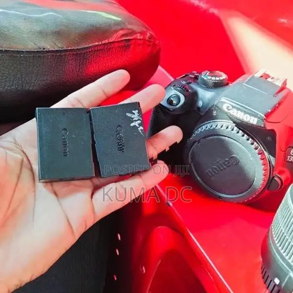 Canon EOS 1300D Kit (Display Faulty / Body With Lens Working)