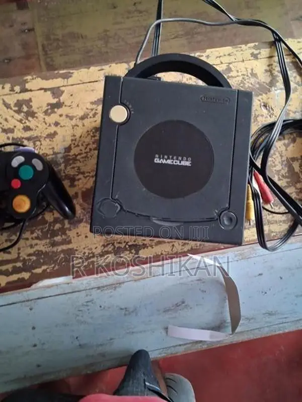 Nintendo Gamecube Full Set With 2 Controllers