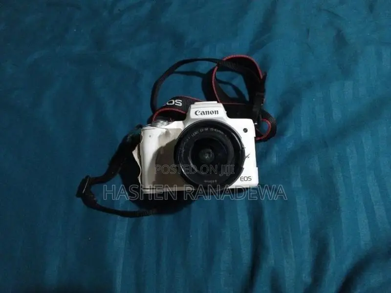 Canon EOS M50