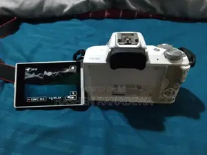 Canon EOS M50