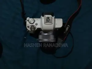 Canon EOS M50