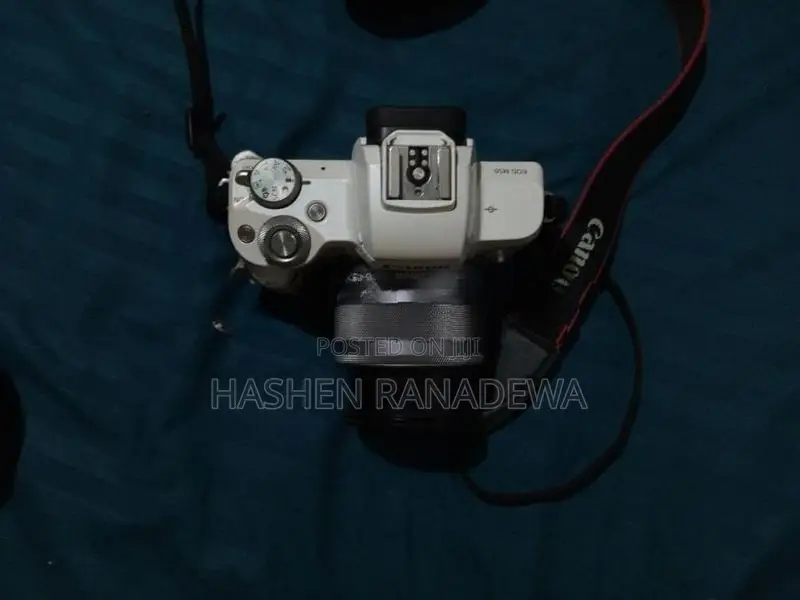 Canon EOS M50