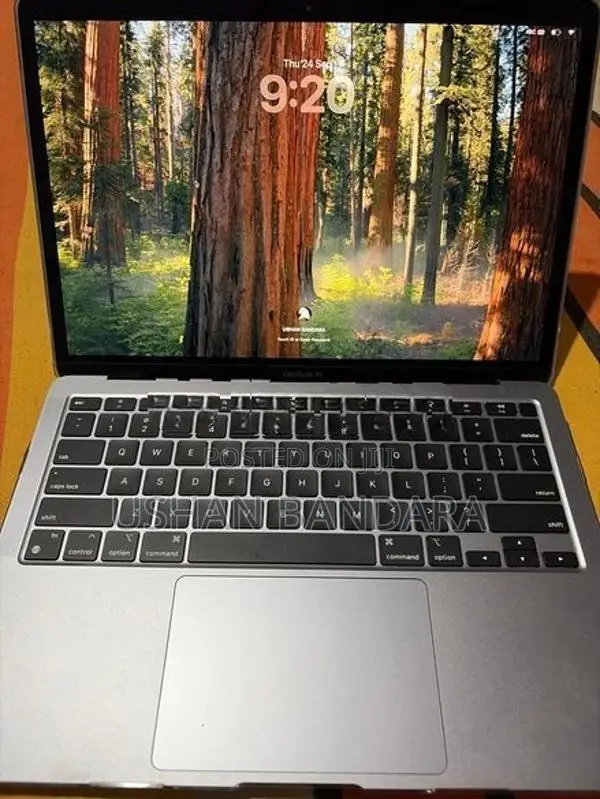 Apple MacBook Air M1