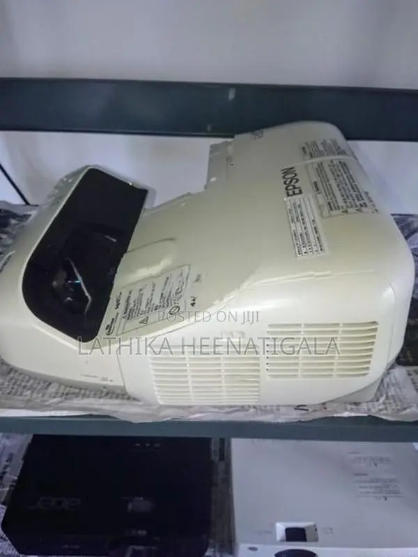 Projector EPSON EB485w lumens 3100 ultra short