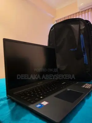 ASUS Vivobook 15 X1504VAP Core 5 120U 512GB SSD Like New