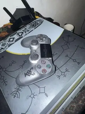 Sony ps4 Pro 1TB God Of War Edition