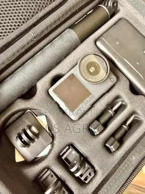 DJI Osmo Action 6 Adventure Combo