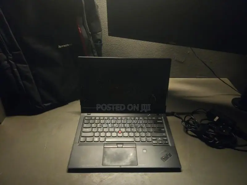 Lenovo ThinkPad X1 Carbon Laptop