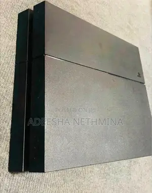 Sony PlayStation 4 With Controller Uncharted