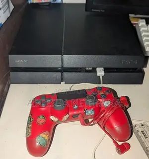 Sony PlayStation 4 With Controller Uncharted