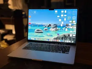 Apple MacBook M4