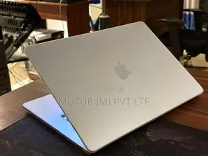 Apple MacBook M4