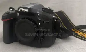 NIKON D7200