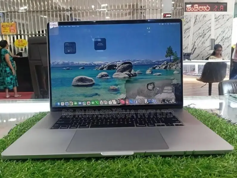 MacBook Pro i7 16GB