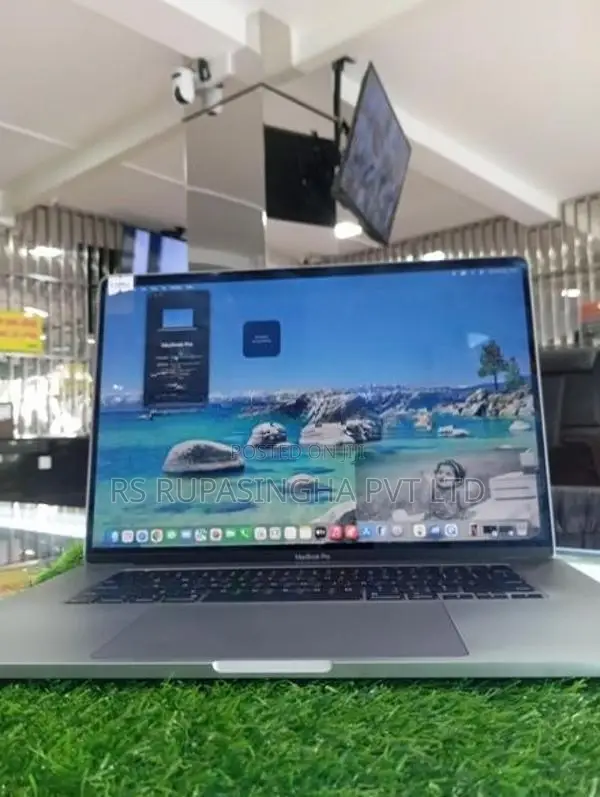 MacBook Pro i7 16GB